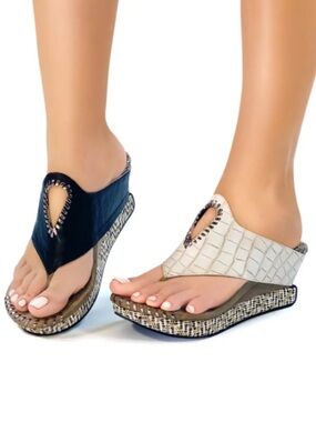 Modzori NWT Reversible Black Faux Croc Embossed Wedge Espadrille Sandals 10